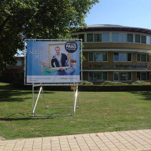 Vrijstaand frame 300x200cm 150cm boven het maaiveld