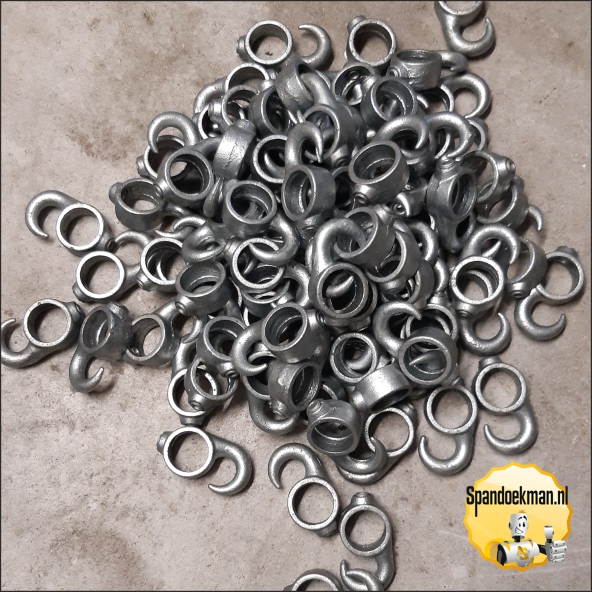 Kapstokhaak met punt 33,7mm zilver Restpartij 90 stuks Op=OP Prijs per stuk!