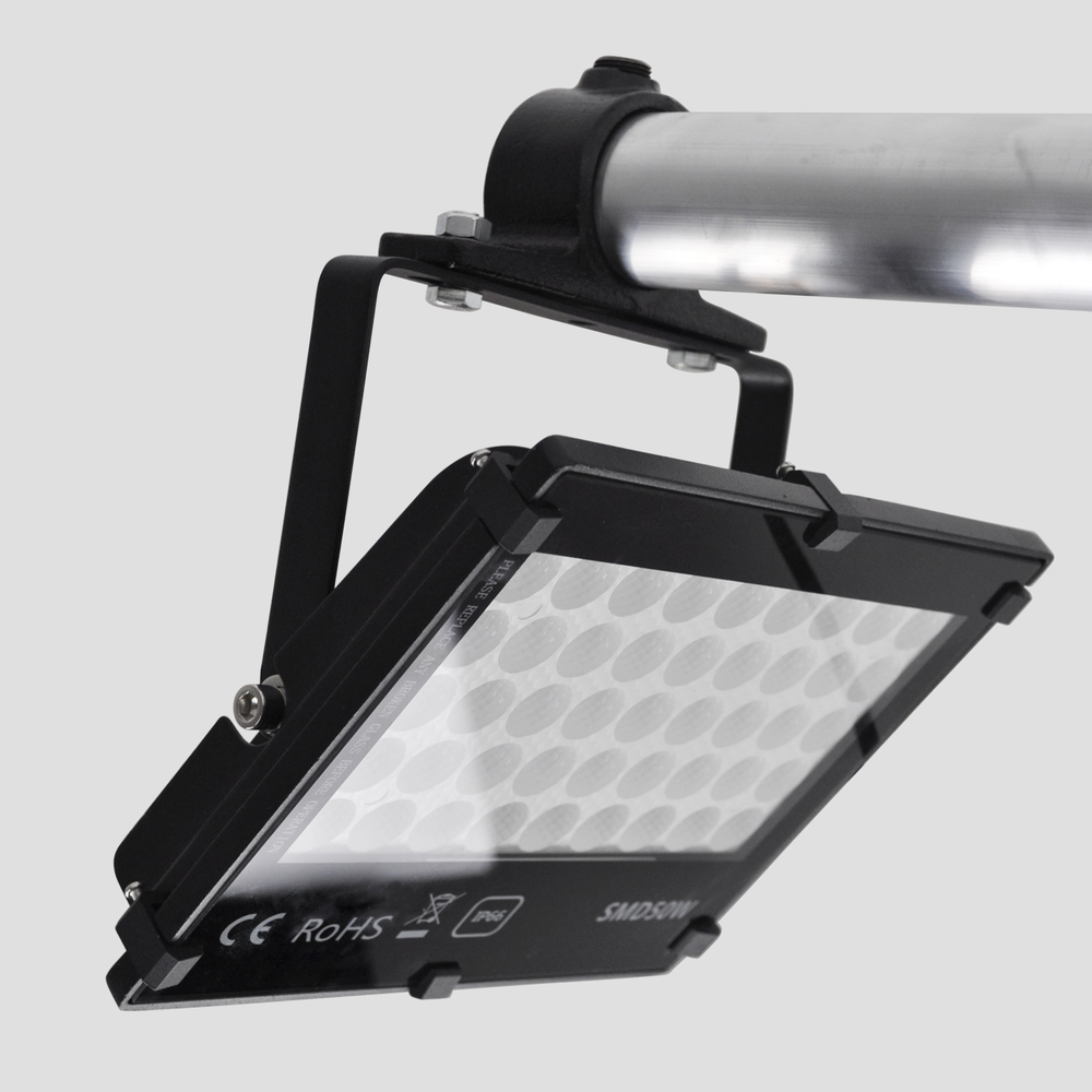 Ledspot 20 watt incl. steun voor aan buizenframe 48,3mm.