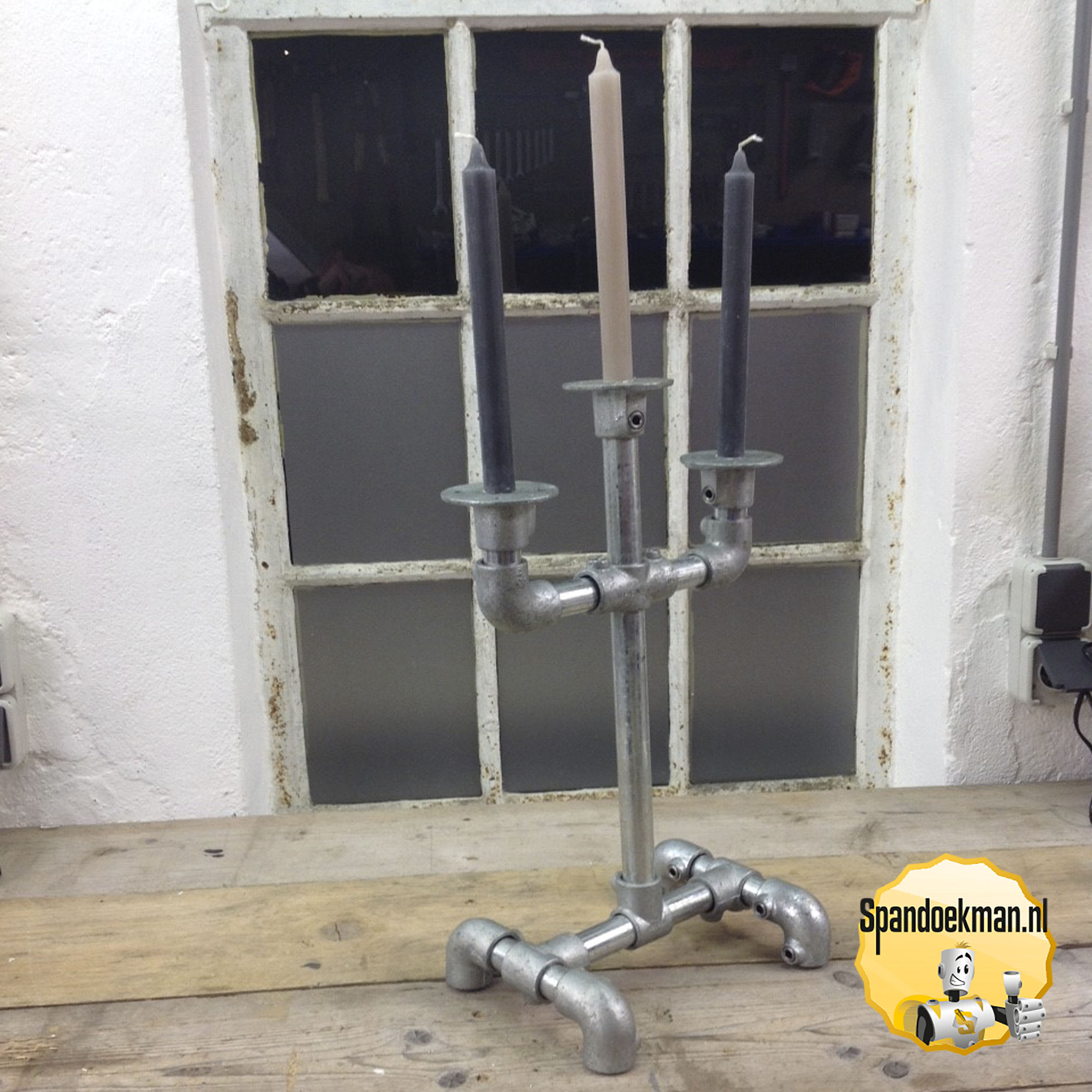 Kandelaar tafelmodel 3 armig met metalen voet 26,9mm